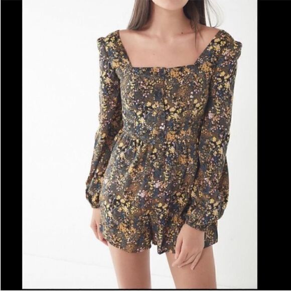 Urban Outfitters Paulina Floral Square Romper - Picture 1 of 10